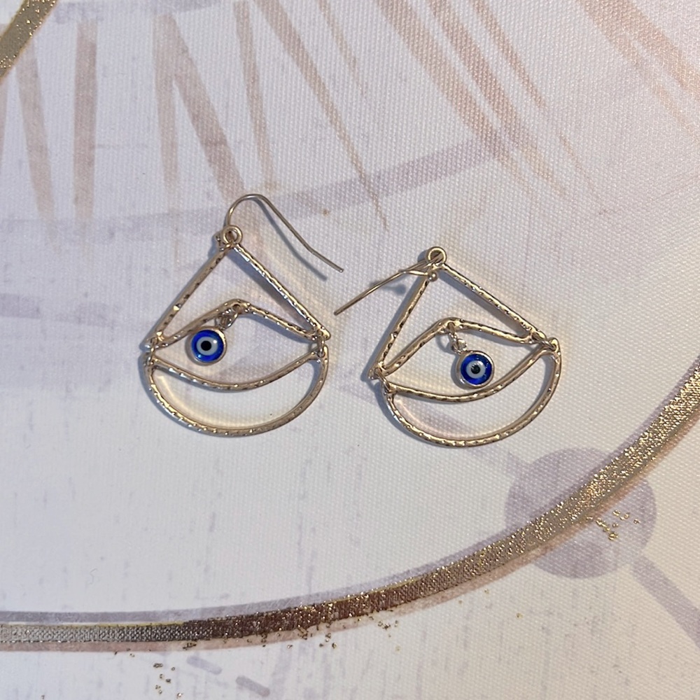 Gold Evil Eye Earrings 🧿🪬